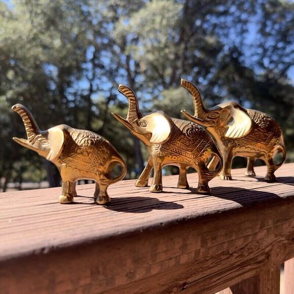Three Vintage Brass Elephants Lucky Trunks Up Made in India - Picture 4 of 13